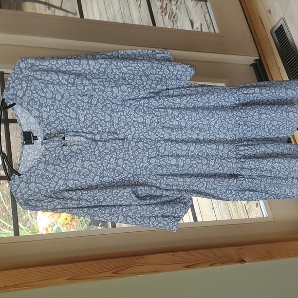 Wallpapher Blue Floral Tired Gathered Slv Sz. XXL Dress - Picture 6 of 13